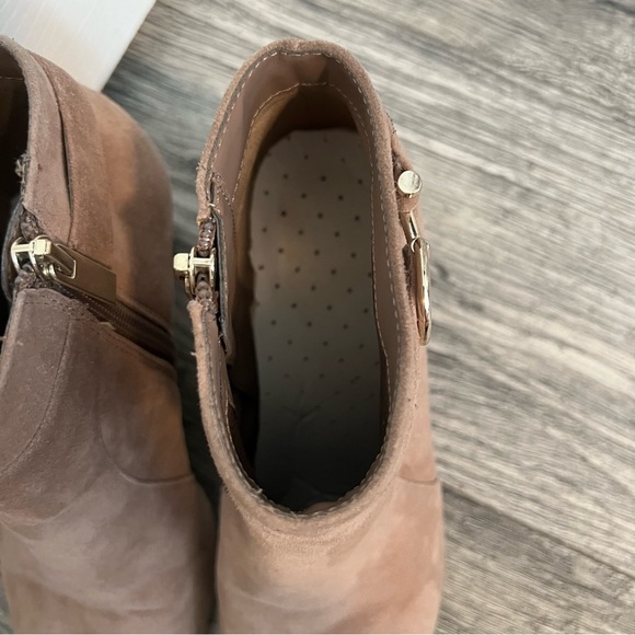 Bandolino Booties - Picture 8 of 9